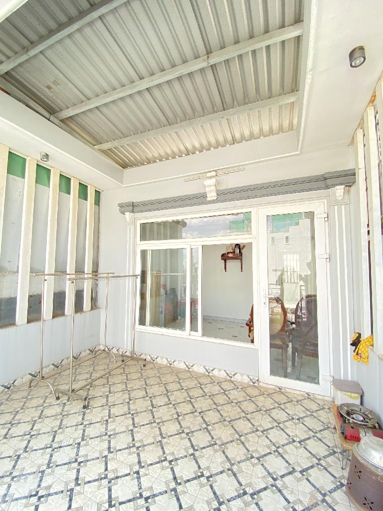Nhà 5 Tầng Xe hơi đỗ cửa, ngay chợ lớn Rạch Ông Quận 8 giáp Quận 1