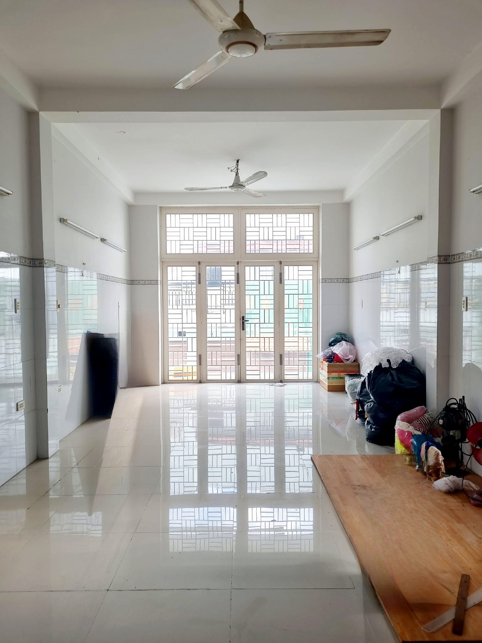Nợ ngân hàng bán GẤP nhà 5 Tầng Hẻm ôtô 6m, liền kế Quận 1