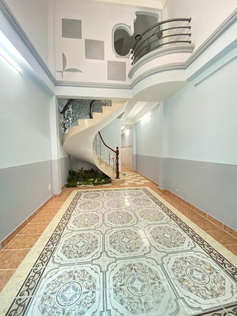 Nhà 3 Tầng cổ điển kiên cố, Hẻm ôtô, giá Mềm chỉ hơn 7 tỷ Quận 8