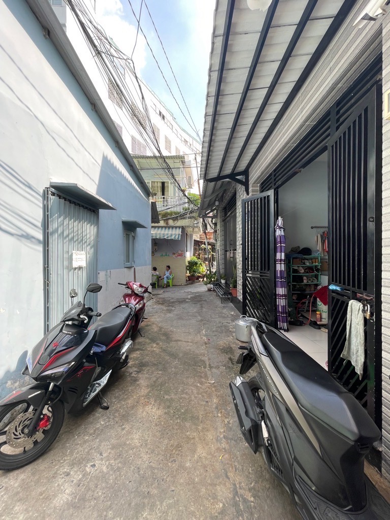 Bán nhà 2 mặt Hẻm thoáng mắt, gần 90m2 thổ cư liền kề Quận 1