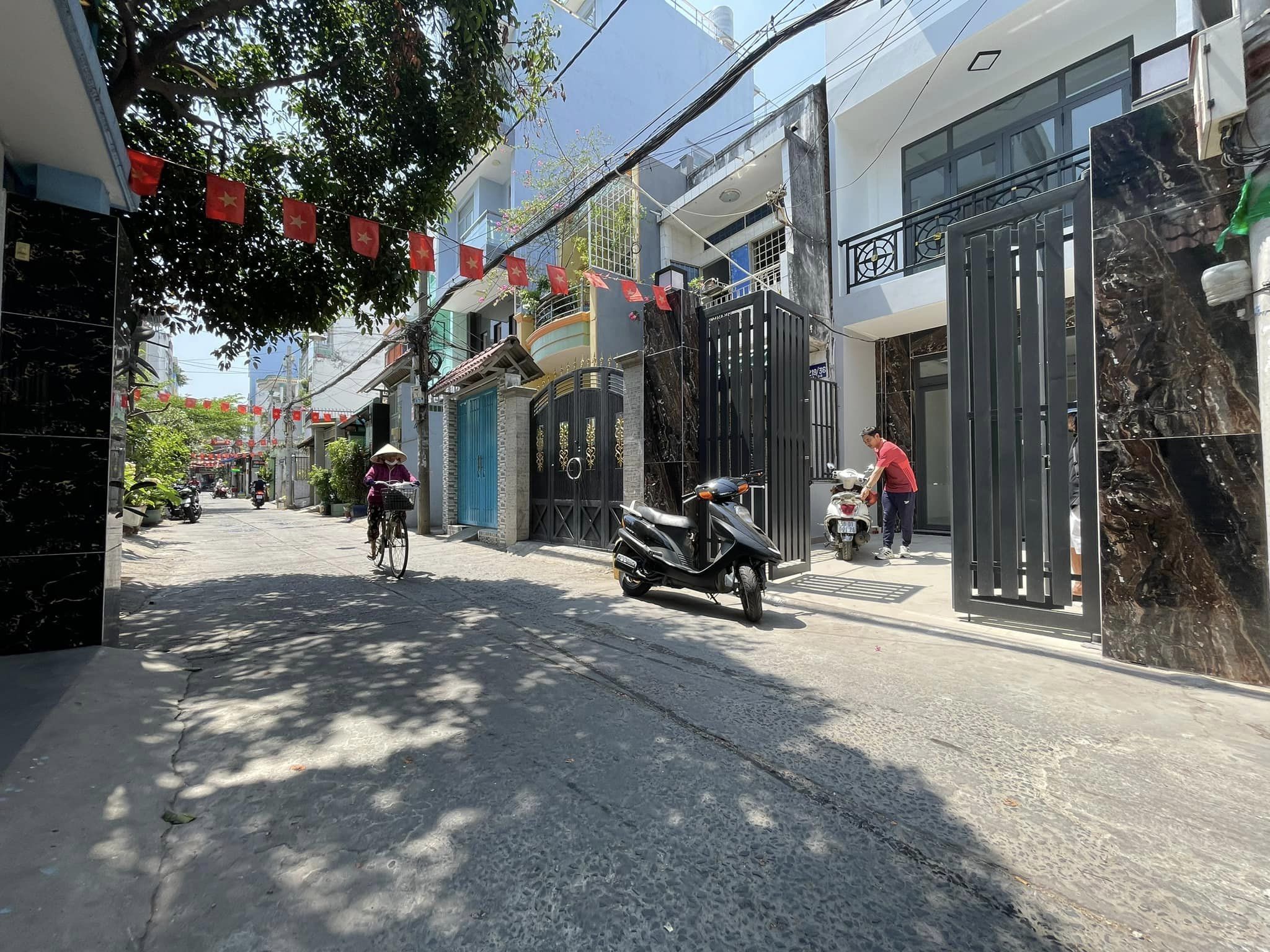 Nhà mới xây 4 Tầng Siêu Rộng Nở Hậu 6m, đường xe tải, gần AEON Quận 8