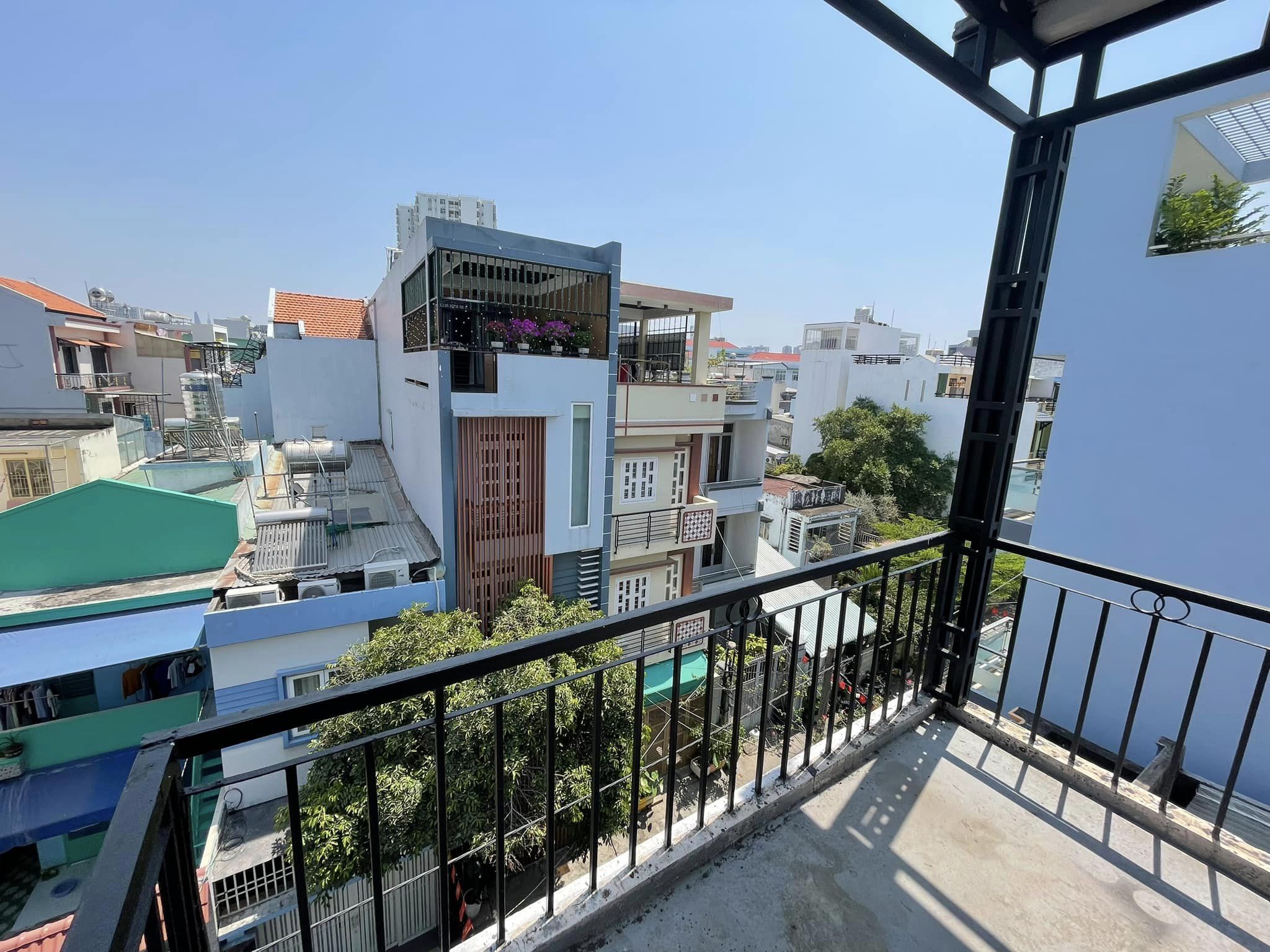 Nhà mới xây 4 Tầng Siêu Rộng Nở Hậu 6m, đường xe tải, gần AEON Quận 8