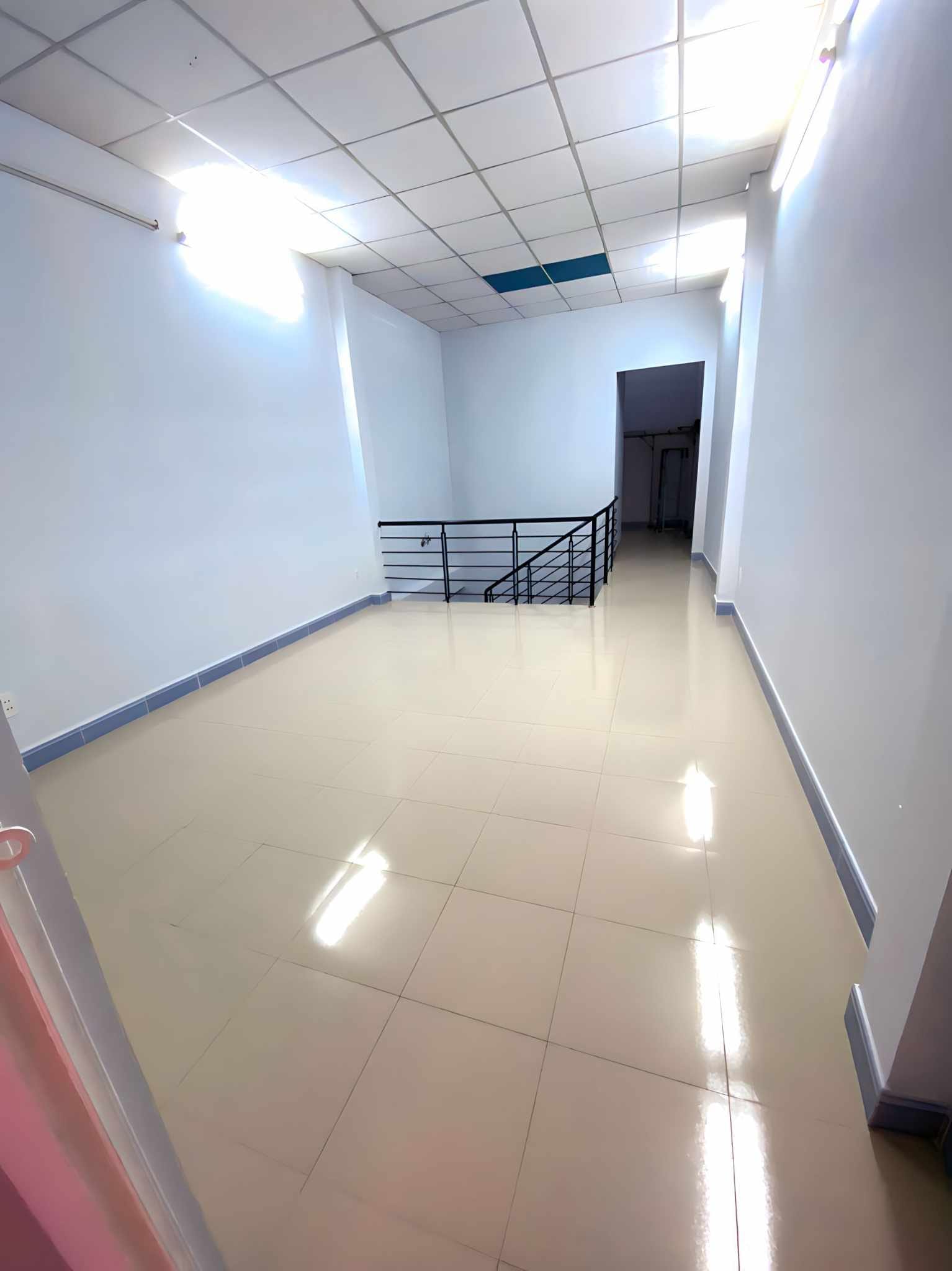 Nhà HXH 3 Tầng còn mới, vừa ở vứ cho thuê 18tr/tháng Quận 8