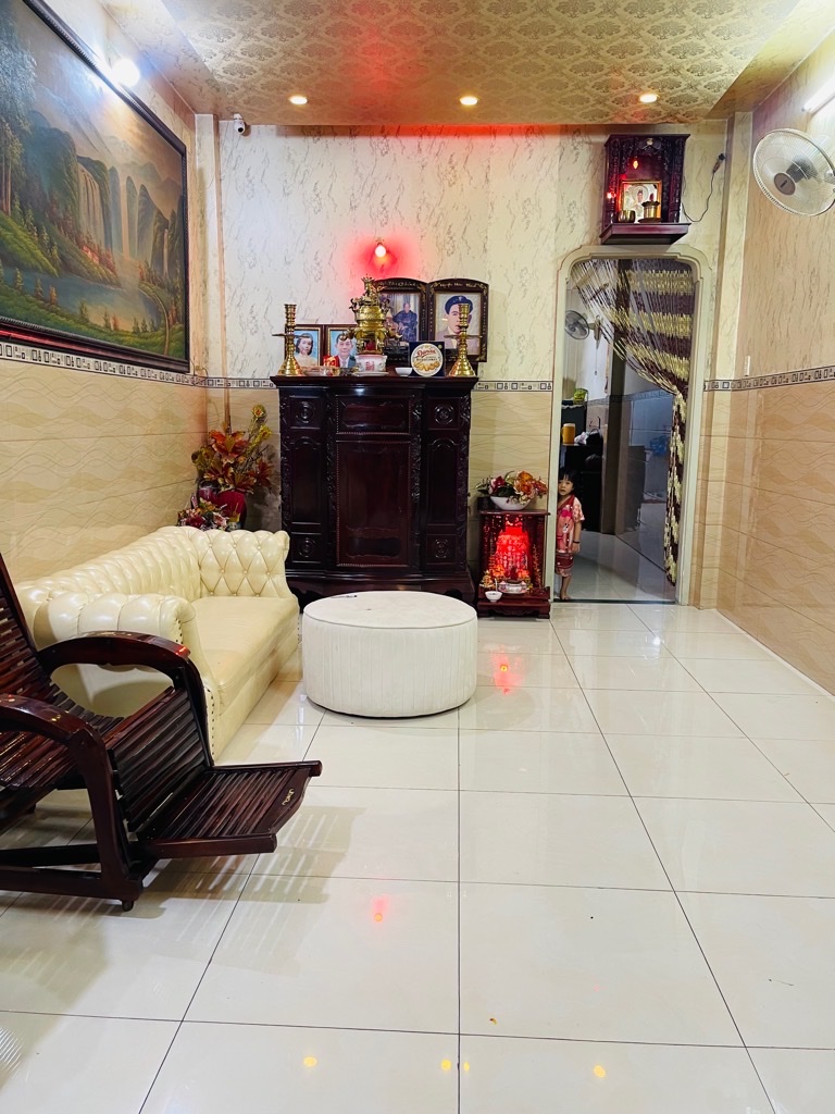 Bán nhà mặt tiền Hẻm xe hơi cực sầm uất Quận 8, rộng 3 Tầng kiên cố