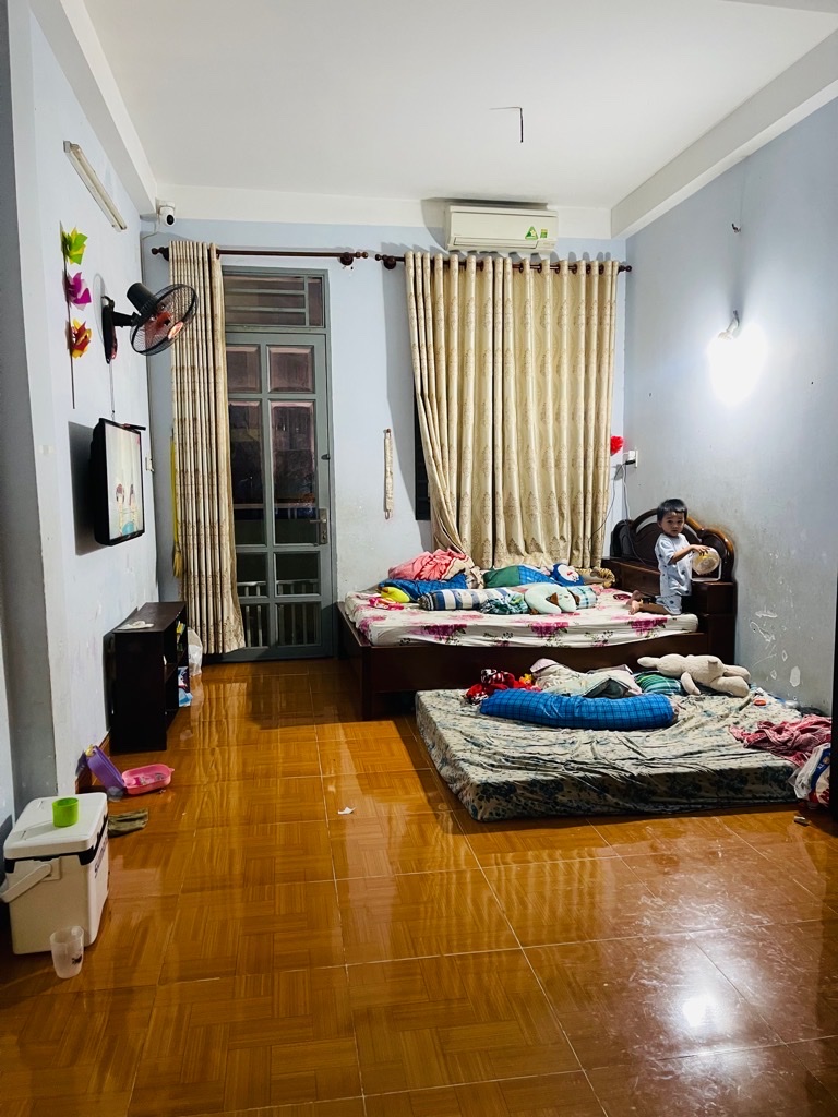 Bán nhà mặt tiền Hẻm xe hơi cực sầm uất Quận 8, rộng 3 Tầng kiên cố