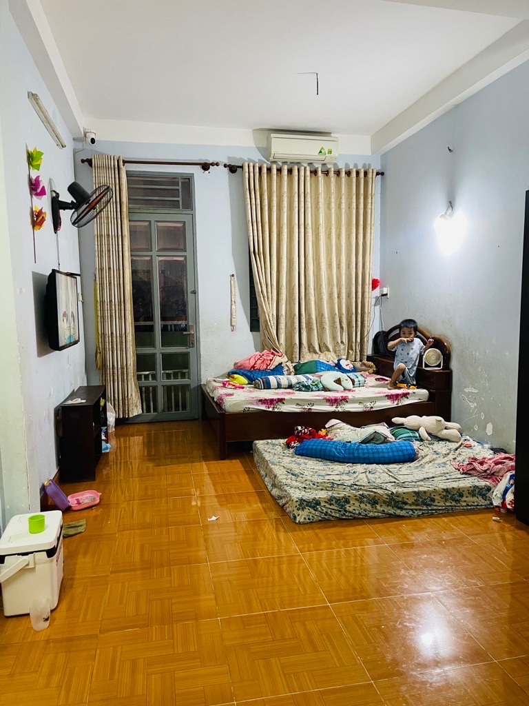 Bán nhà mặt tiền Hẻm xe hơi cực sầm uất Quận 8, rộng 3 Tầng kiên cố