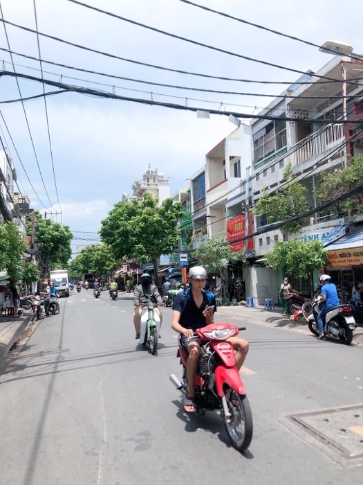 Nhà Mặt Tiền 3 Tầng MỚI XÂY,  Căn Góc rất thoáng mát, kinh doanh sầm uất Quận 8