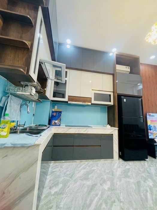 Nhà Mặt Tiền 3 Tầng MỚI XÂY,  Căn Góc rất thoáng mát, kinh doanh sầm uất Quận 8