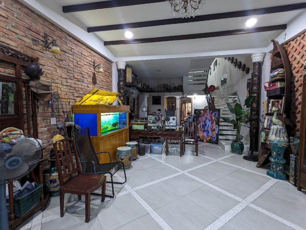 Nhà mặt tiền cữ rộng 4 Tầng kiên cố, Ngang bề thế 5m đường LVL Quận 7