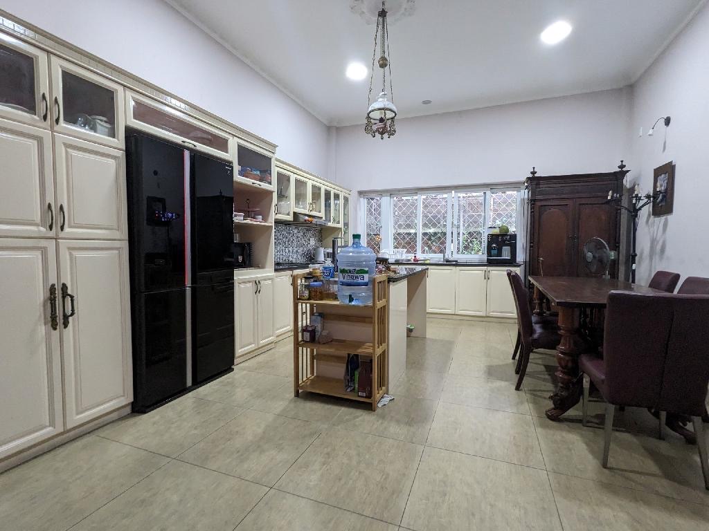 Nhà mặt tiền cữ rộng 4 Tầng kiên cố, Ngang bề thế 5m đường LVL Quận 7