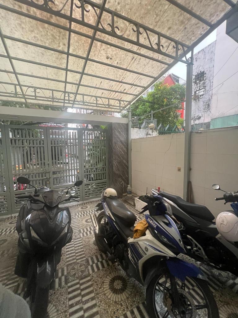 Bán nhà 3 Tầng Mặt Phố, Sổ ĐẸP Nở Hậu lớn 6m, 120m2 thổ cư Quận 7