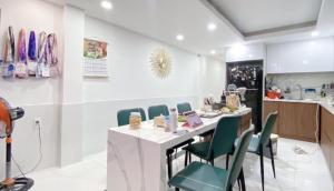Nhà 2 Tầng Siêu Rộng ngay tt Quận 7, Nội thất đẹp lung linh