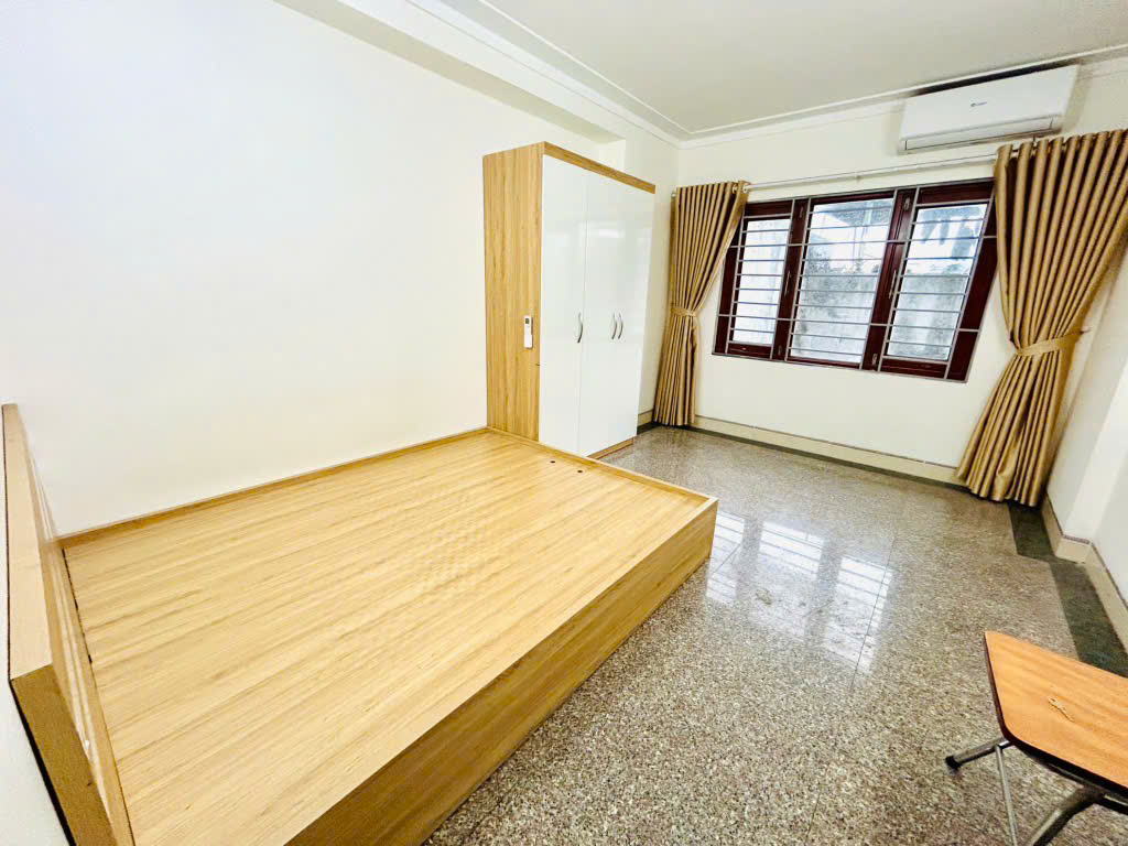 CĂN 7PN DUY NHẤT tại LĨNH NAM -HOÀNG MAI có( DT 30.6M2 ;5 TẦNG ;3,3x10m ;6 tỷ)