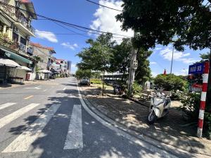 ĐẤT ĐÔNG DƯ -GIA LÂM -Ô TÔ TRÁNH- GẦN HỒ- SIÊU HIẾM- BAY NHANH.