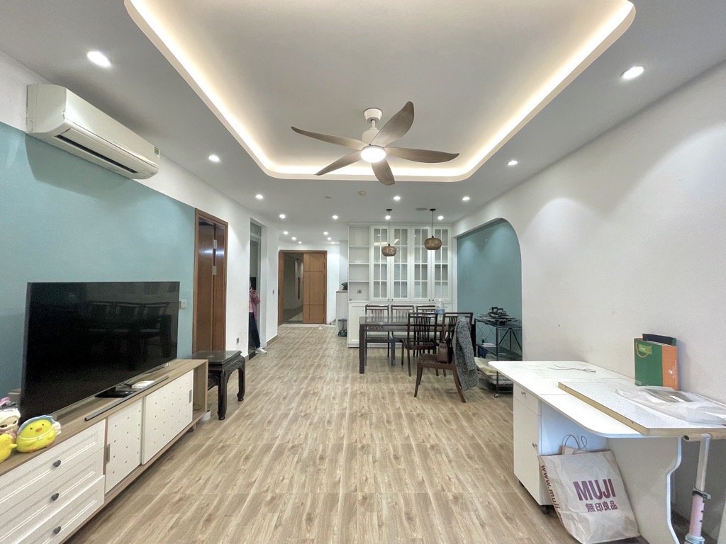 Bán CC Ciputra , 114 m2, giá 10.25 tỷ, tặng nội thất