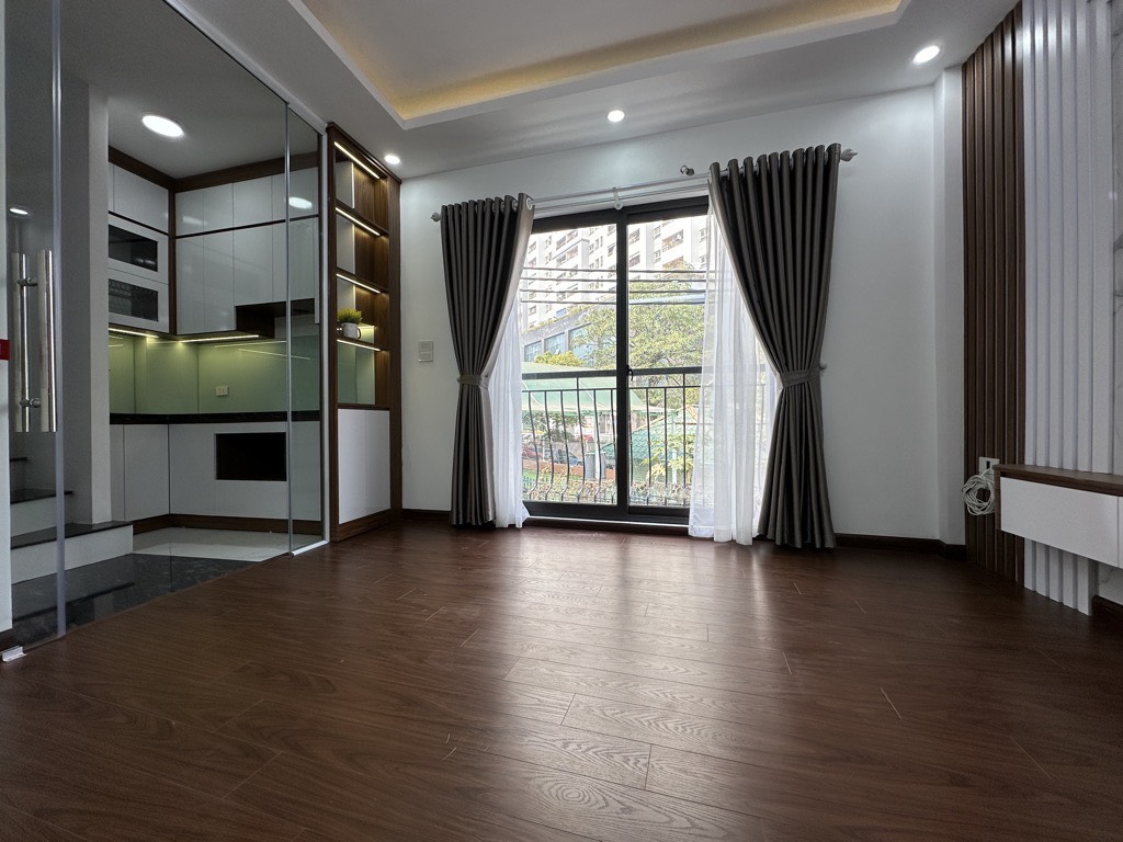 Bán nhà riêng tại Trương Định, ngõ thông, ô tô đỗ cửa giá chỉ 6.35 tỷ