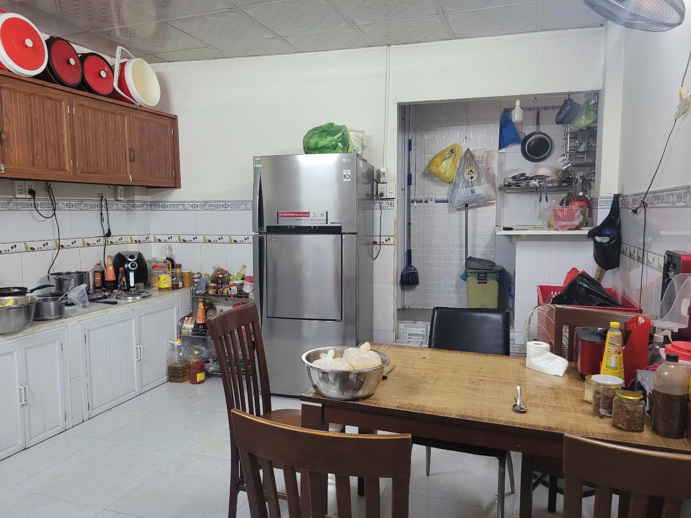 HẺM XE HƠI NGAY TRUNG TÂM LÊ VĂN VIỆT. LÃ XUÂN OAI. CHỢ TNPA GIÁ