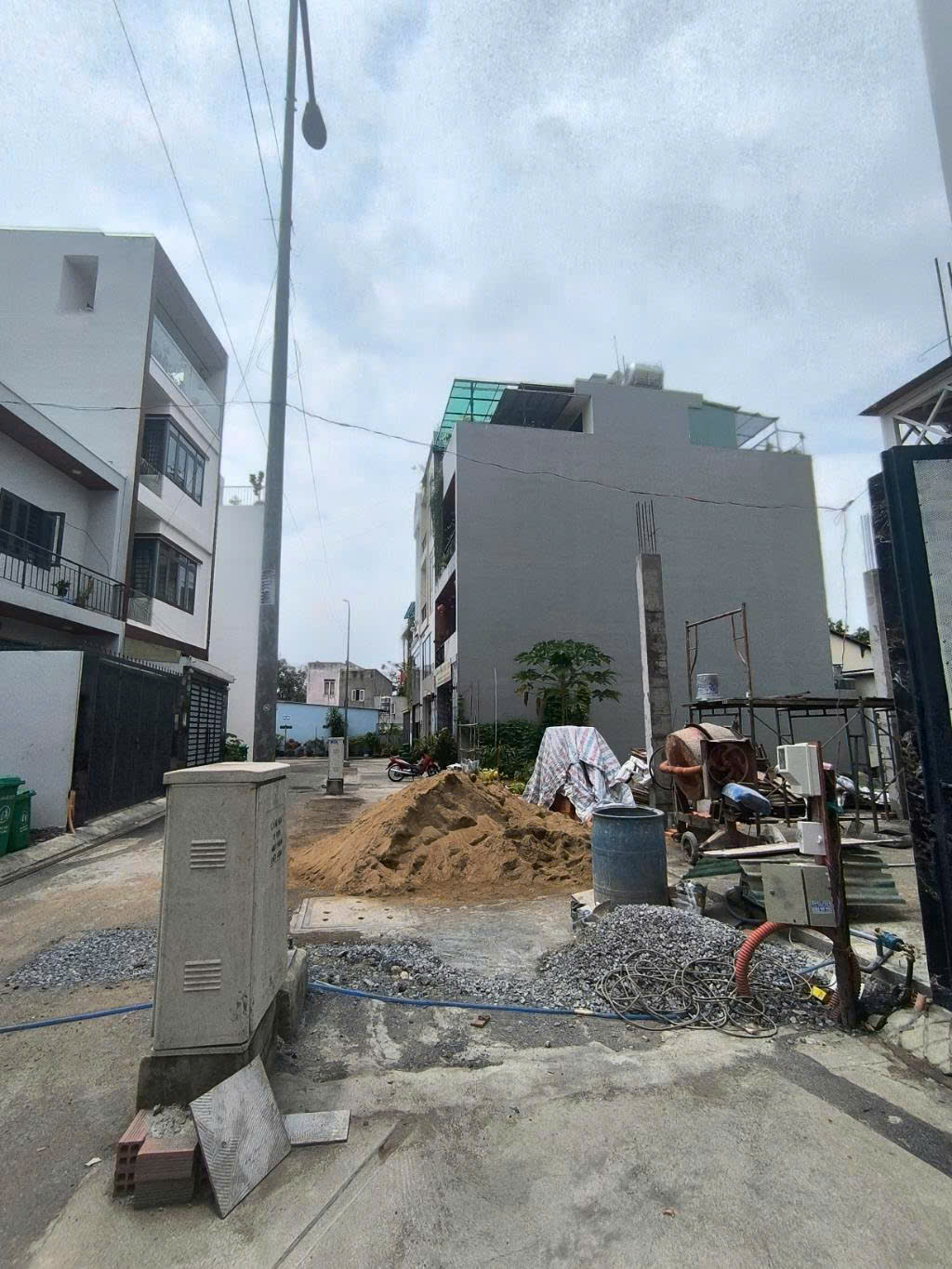 HOT HOT HOT GIẢM GIÁ 9.8 TỶ  MẶT TIỀN KHU PHÂN LÔ QUÂN ĐỘI VIP Q.2 CÁT LÁI THỦ ĐỨC