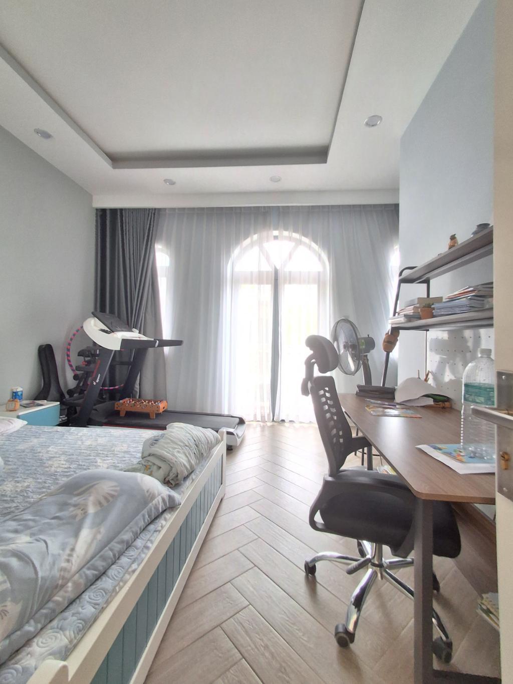 NHÀ CAO TO 5 TẦNG - CÁCH ĐƯỜNG NGUYỄN DUY TRINH 50M - GIÁ BÁN CHỈ 13 TỶ