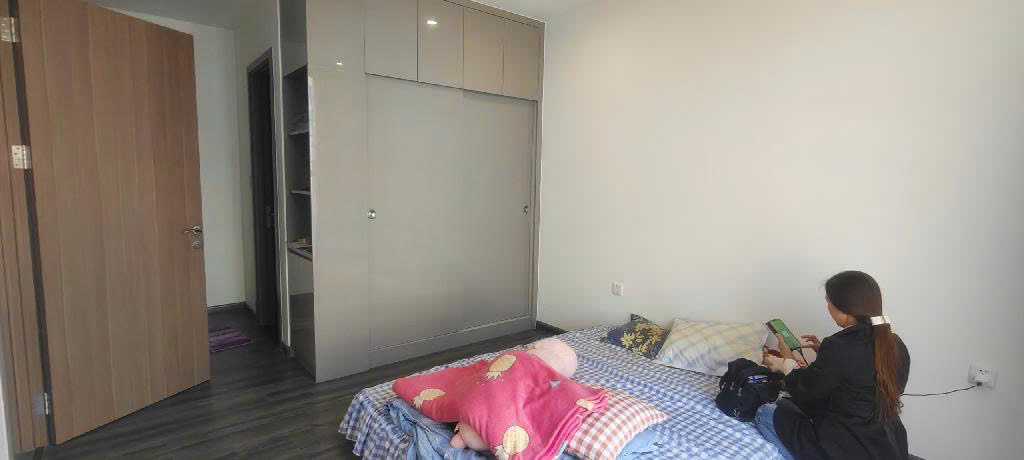 Bán Căn hộ R1.01 Vin 1, Căn góc 2 thoáng, Diện tích 74m2, Giá 5.65 tỷ