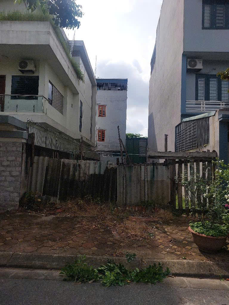 Bán đất Cửu Việt, Phân Lô-Ô Tô Tránh, 118m2, Giá 16.5 tỷ