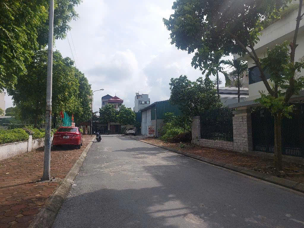Bán đất Cửu Việt, Phân Lô-Ô Tô Tránh, 118m2, Giá 16.5 tỷ