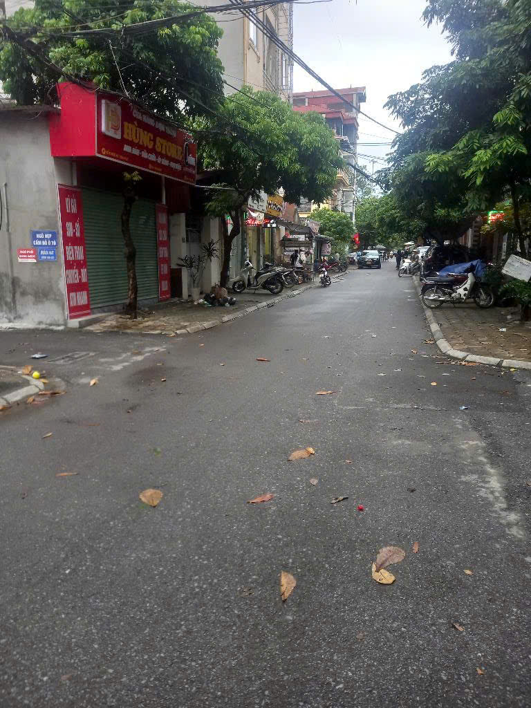 Bán đất Trâu Quỳ, Lô Góc, 100m2, Giá 18 tỷ