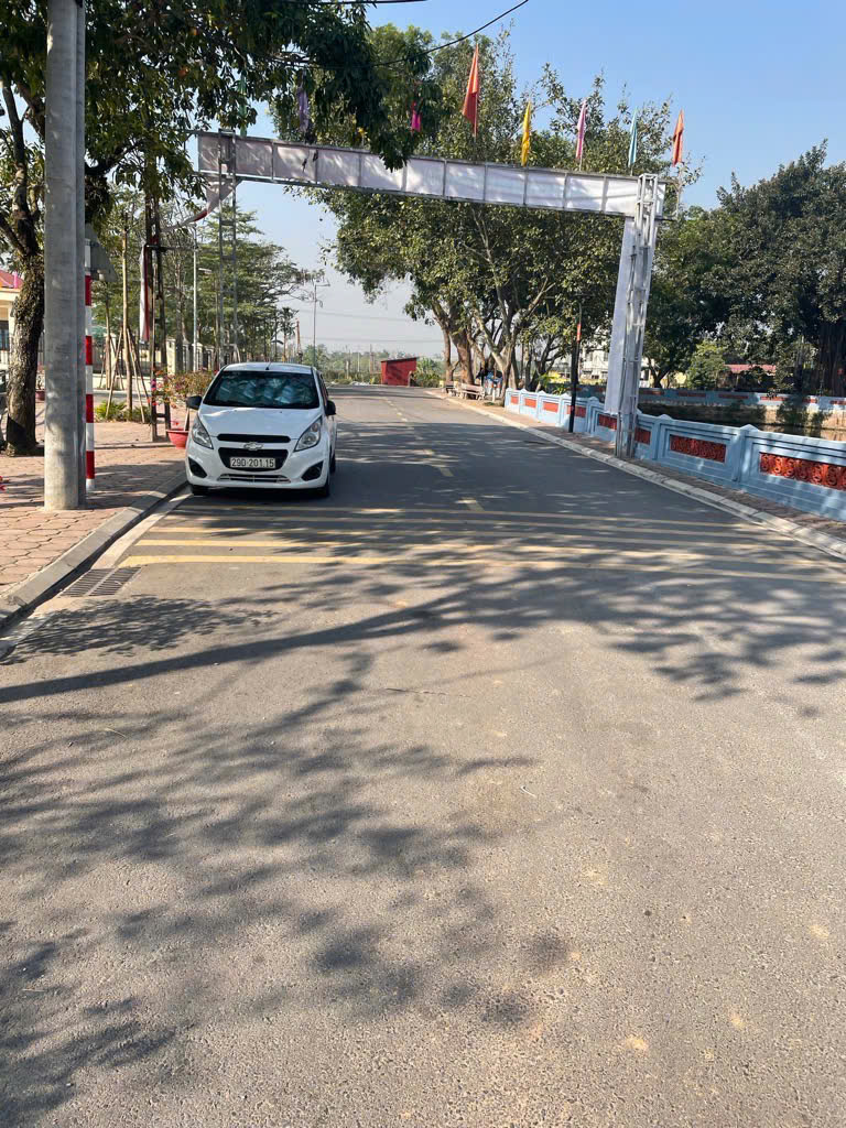 Bán đất tặng nhà Ỷ Lan – Ô tô tránh 10m, Ô tô vào nhà, 85m2, 5.5 tỷ