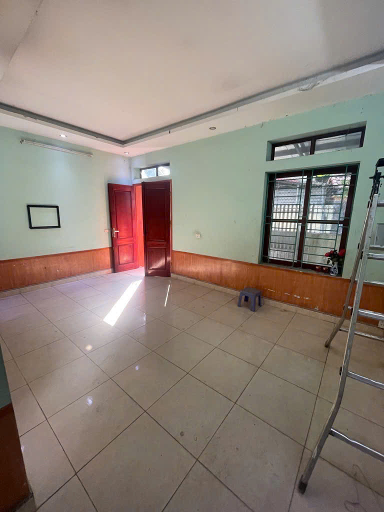 Bán đất tặng nhà Ỷ Lan – Ô tô tránh 10m, Ô tô vào nhà, 85m2, 5.5 tỷ