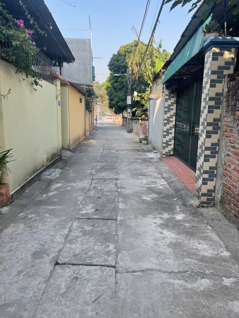 Bán đất tặng nhà Ỷ Lan – Ô tô tránh 10m, Ô tô vào nhà, 85m2, 5.5 tỷ