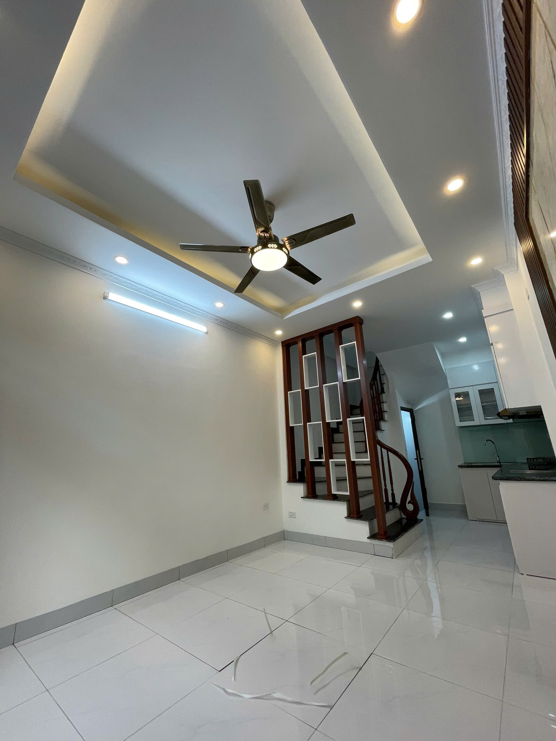 cần bán gấp nhà yên nghĩa 33m* 4tầng*  lô góc* ngõ thông