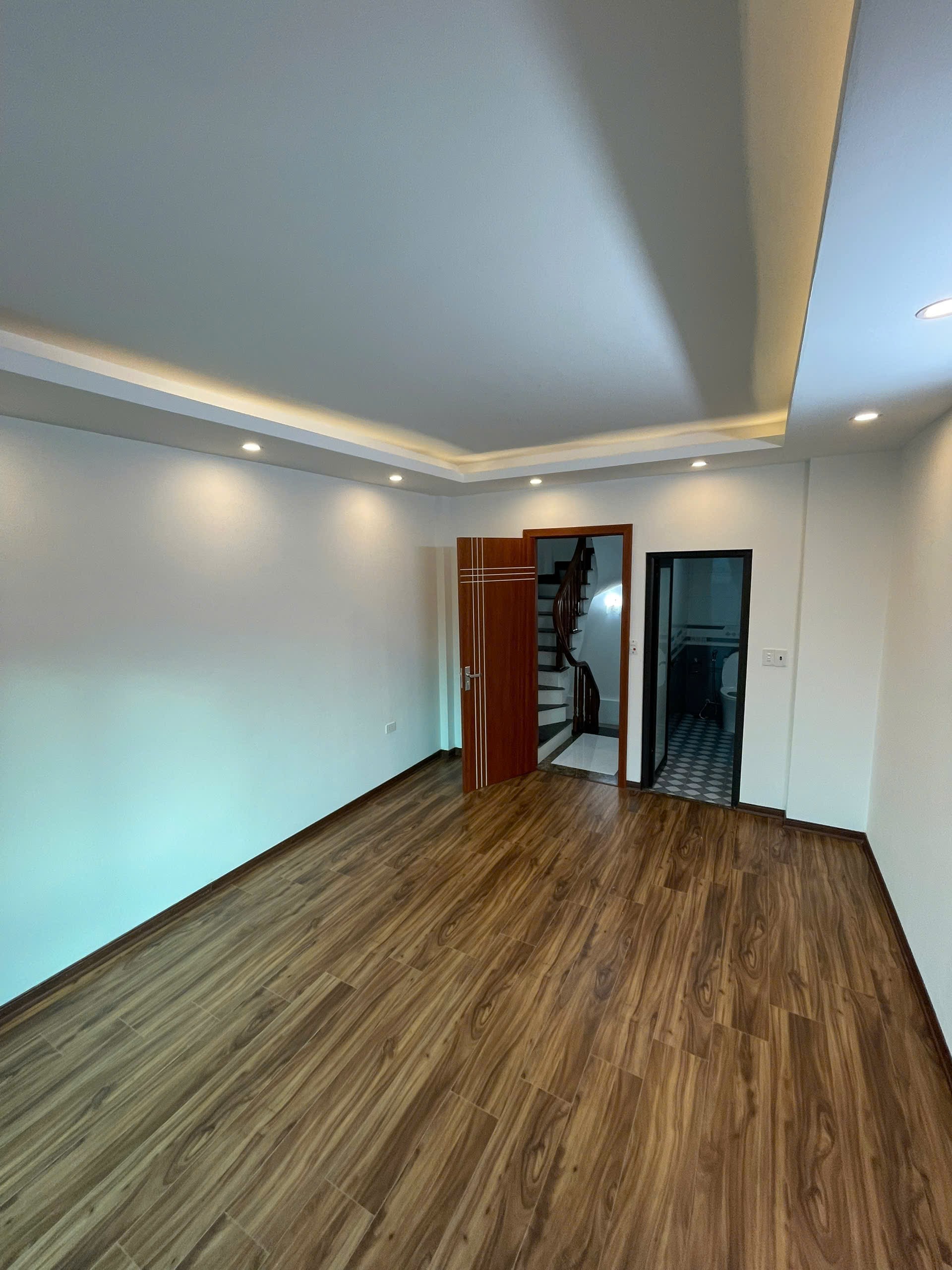 cần bán gấp nhà yên nghĩa 33m* 4tầng*  lô góc* ngõ thông