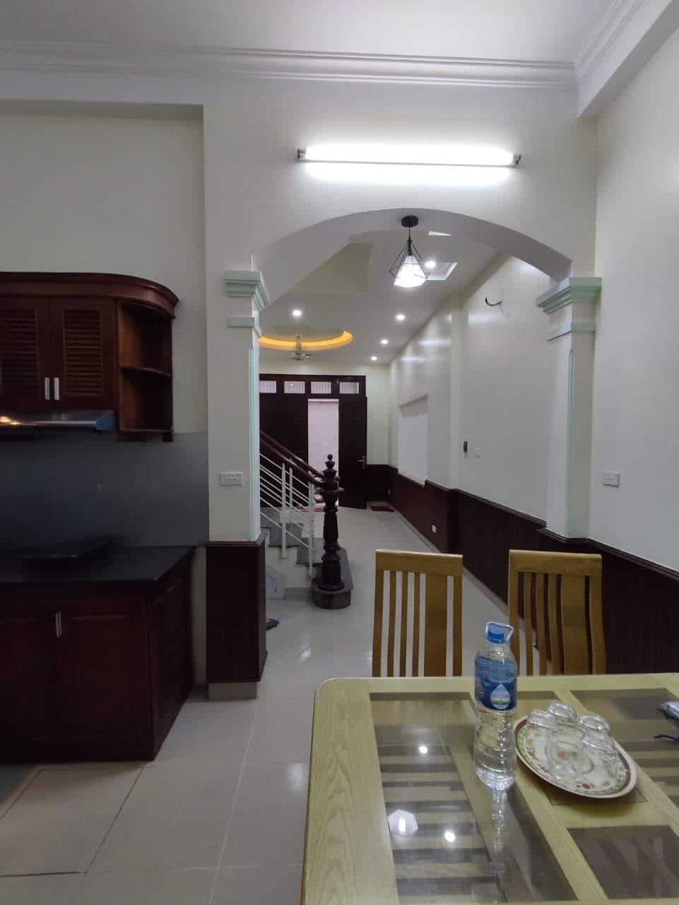 Nhà mới xây 5 tầng có thang máy cao cấp, mặt ngõ thoáng trước sau, ô tô gần nhà, 38 m2 7 tỷ