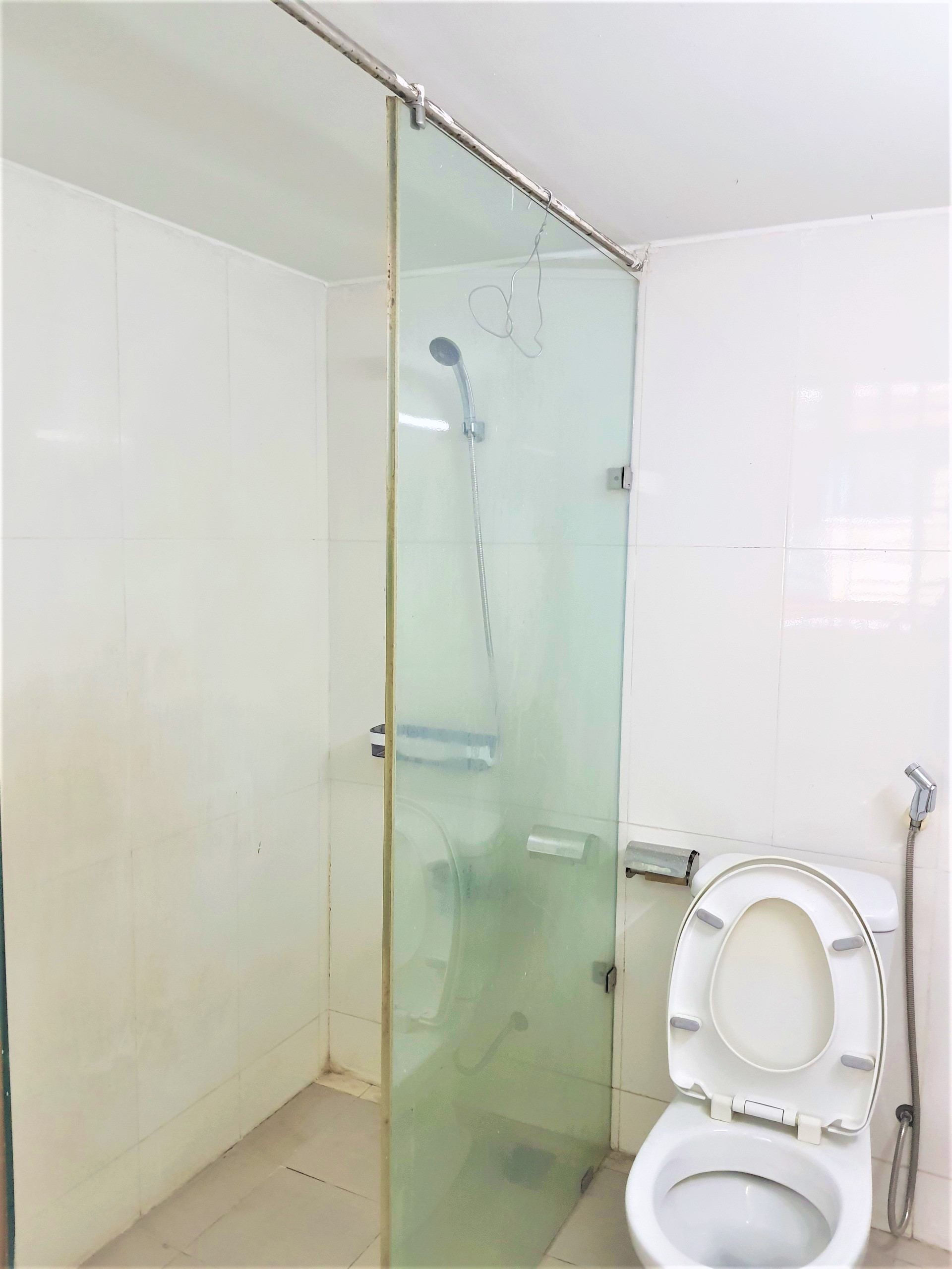 PHÒNG RỘNG RÃI - THOÁNG MÁT - máy giặt, khóa van tay,.. ngay UFM, FPT giá chỉ 3tr3