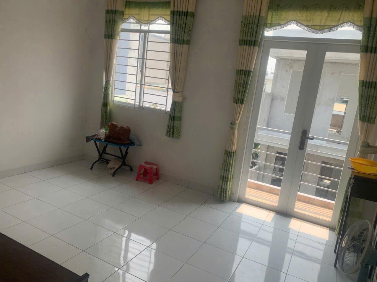 Siêu phẩm NHÀ 3 LẦU Sang - Xịn - Mịn thiết kế hiện đại, cách đường Lò Lu chỉ 50m.