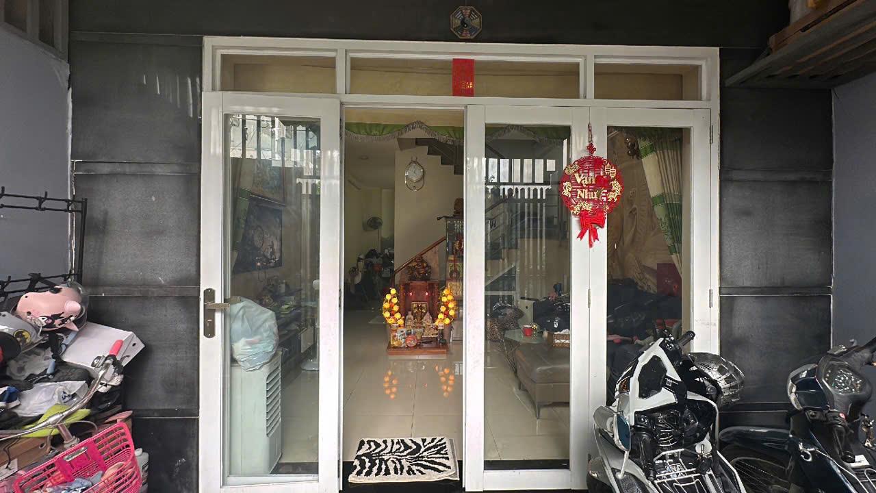 Siêu phẩm NHÀ 3 LẦU Sang - Xịn - Mịn thiết kế hiện đại, cách đường Lò Lu chỉ 50m.