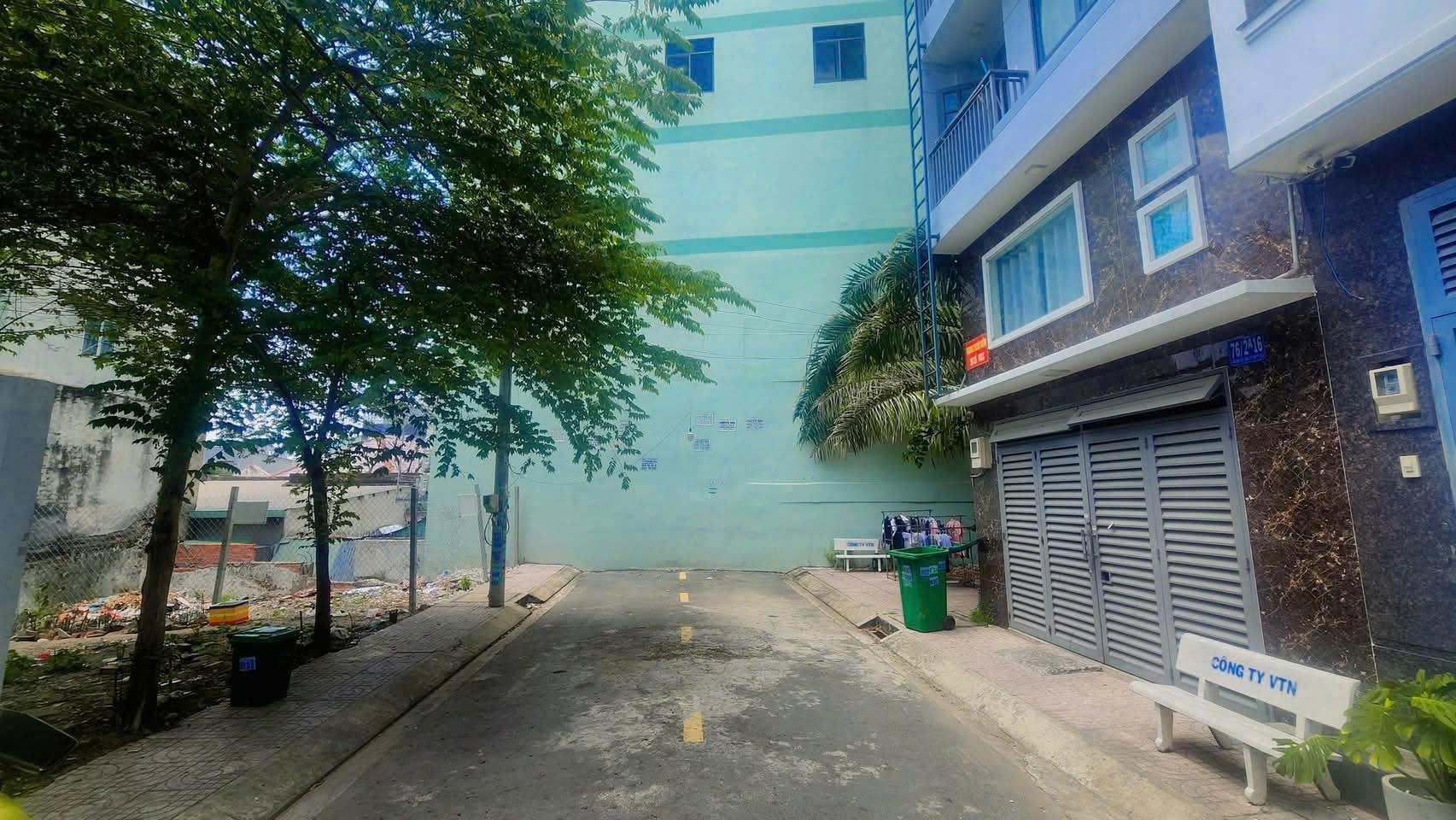 Siêu phẩm NHÀ 3 LẦU Sang - Xịn - Mịn thiết kế hiện đại, cách đường Lò Lu chỉ 50m.