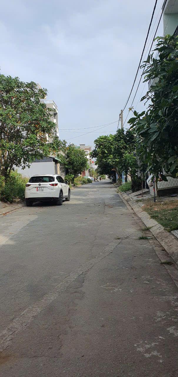 Siêu phẩm NHÀ 3 LẦU Sang - Xịn - Mịn thiết kế hiện đại, cách đường Lò Lu chỉ 50m.