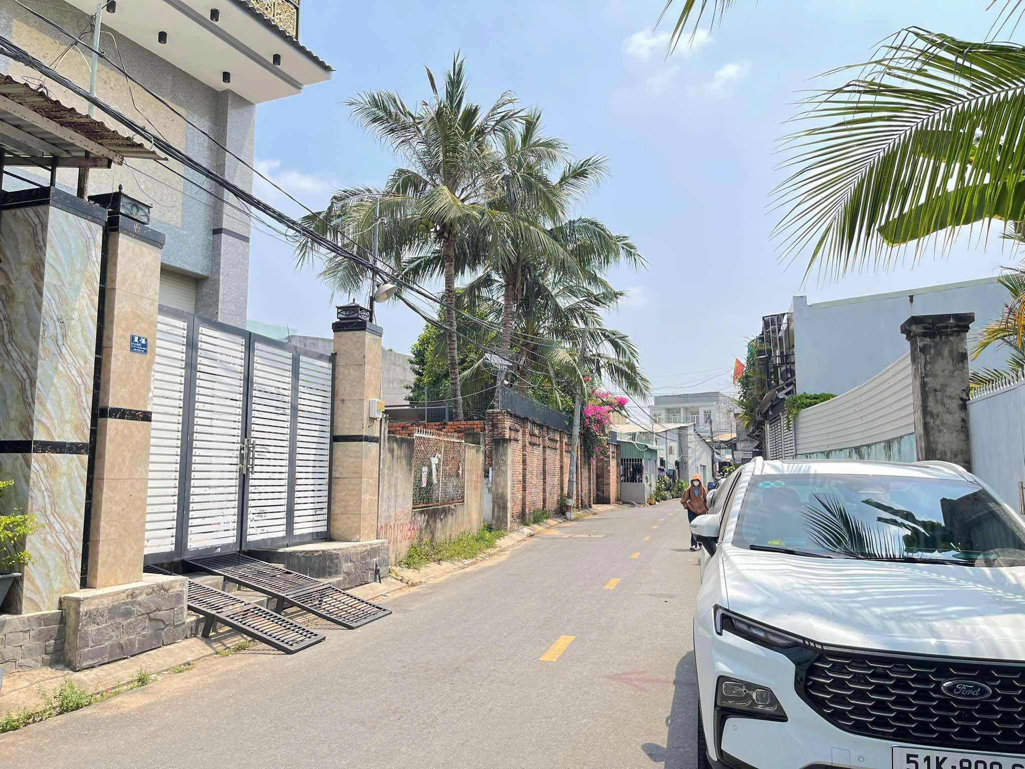 Siêu phẩm NHÀ 3 LẦU Sang - Xịn - Mịn thiết kế hiện đại, cách đường Lò Lu chỉ 50m.