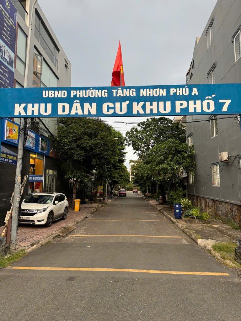 Siêu phẩm NHÀ 3 LẦU Sang - Xịn - Mịn thiết kế hiện đại, cách đường Lò Lu chỉ 50m.