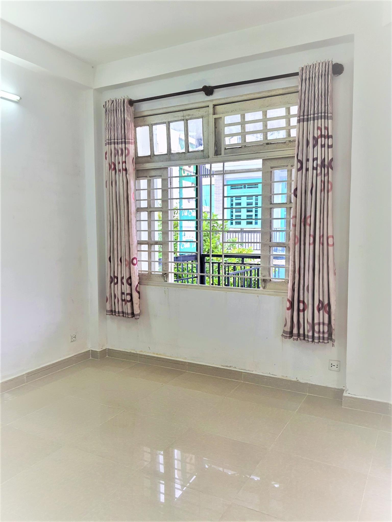 Siêu phẩm NHÀ 3 LẦU Sang - Xịn - Mịn thiết kế hiện đại, cách đường Lò Lu chỉ 50m.