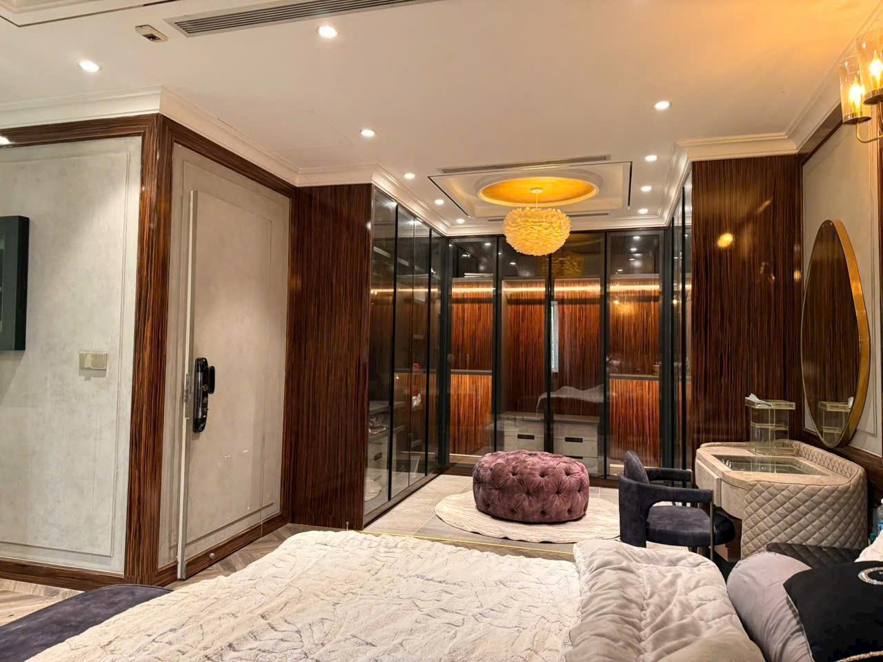 Siêu phẩm NHÀ 3 LẦU Sang - Xịn - Mịn thiết kế hiện đại, cách đường Lò Lu chỉ 50m.