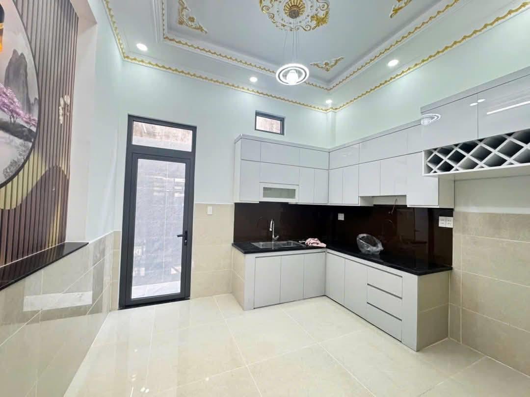 Siêu phẩm NHÀ 3 LẦU Sang - Xịn - Mịn thiết kế hiện đại, cách đường Lò Lu chỉ 50m.