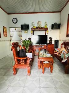 Bán Đất tặng Nhà. Giá tốt!!! HẺM XE TẢI THÔNG - Gò Cát, Phú Hữu, Tp. Thủ Đức.