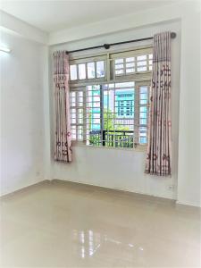 PHÒNG RỘNG RÃI - THOÁNG MÁT - máy giặt, khóa van tay,.. ngay UFM, FPT giá chỉ 3tr3