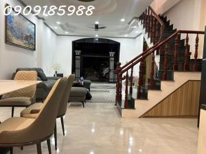 Bán Nhà 2 Tầng Mới Xây full NT-May lạnh, Tivi– 85m² – SHR – Gara ÔTô –ngay Chợ Long Trường, Tp. Thủ