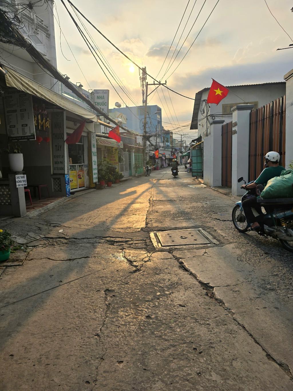 Bán nhà gấp, hồ học lãm,ăn lạc,bình tân,giá nhỉnh 4 tỷ
