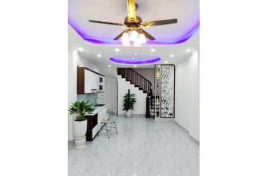 BÁN NHÀ Ở NGUYỄN HOÀNG, GARA Ô TÔ, KINH DOANH CHỈ HƠN 6 TỶ