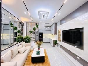 SIÊU HIẾM CẦU GIẤY - NHÀ ĐẸP FULL NỘI THẤT - PHẢI THẬT NHANH ACE ƠI.‼️‼️‼️