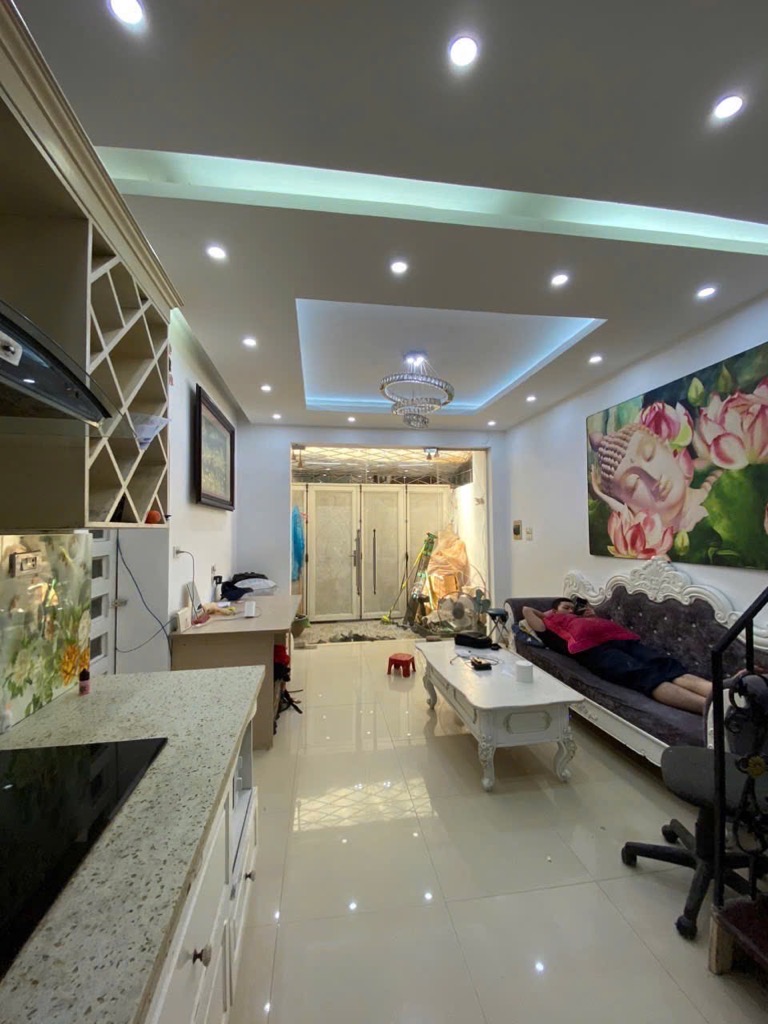 Bán nhà phố lê gia định hai bà trưng 35m2 ,3,5 tầng giá 4t54